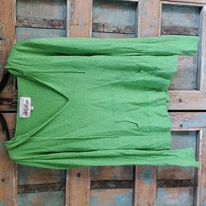 Lightweight hooded sweater